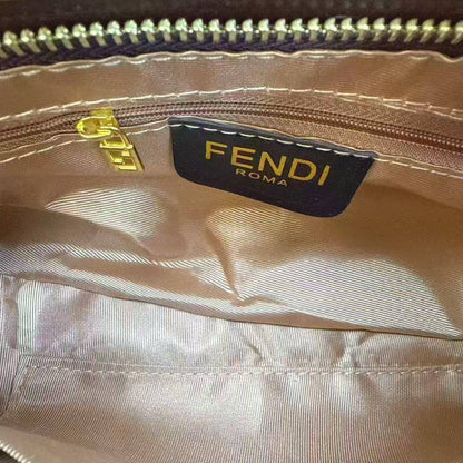 Fendi
23*15*9cm
65 dhs🪙🌨️

Zain17
♥️♥️♥️