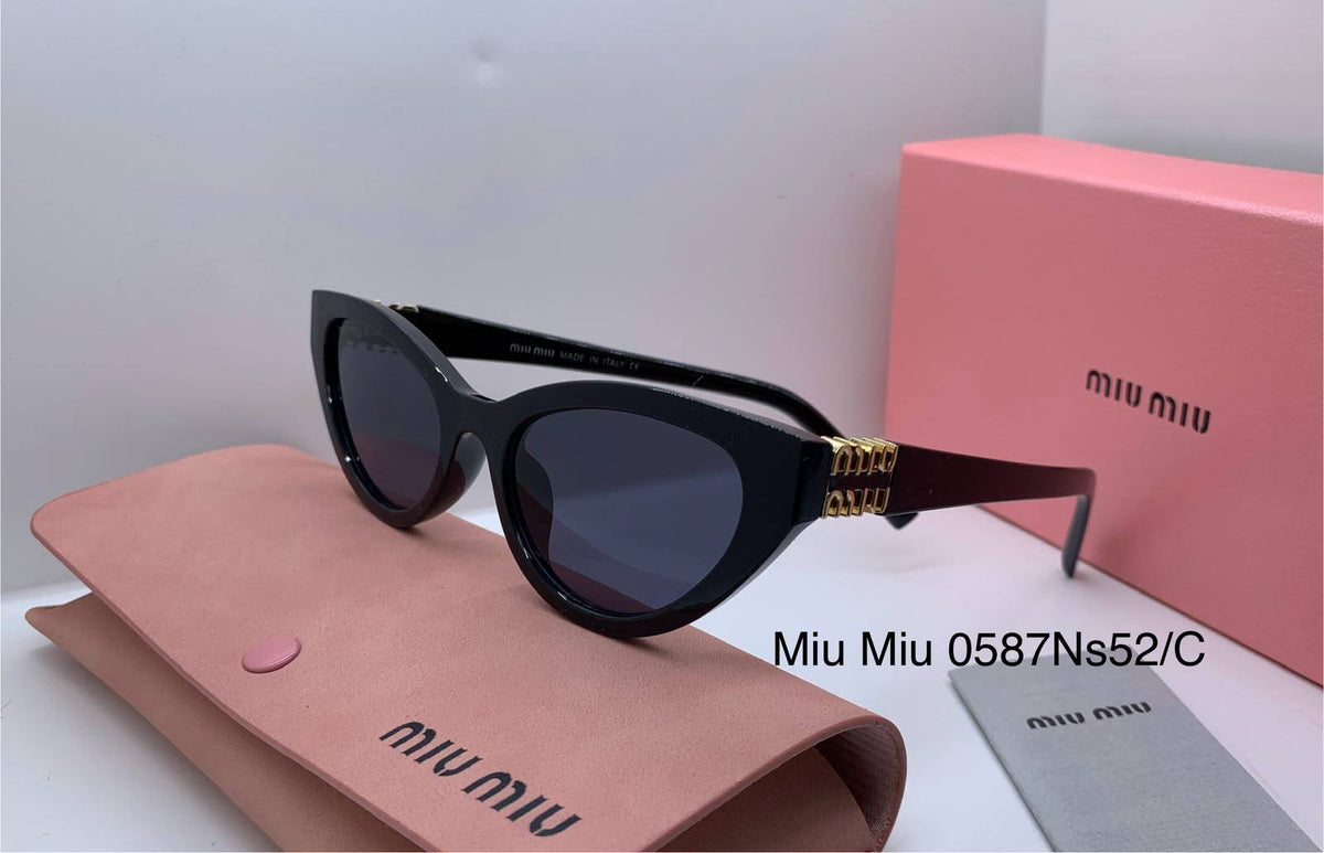 Ladies sunglasses 

70 dhs🇦🇪🇦🇪

Zain126
♥️♥️♥️