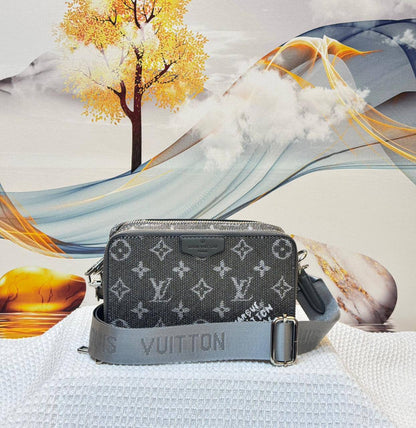 LV
Best quality

With box’s
🎁🎁🎁

85 dhs❤️
size 18cm

Zain158
♥️♥️♥️