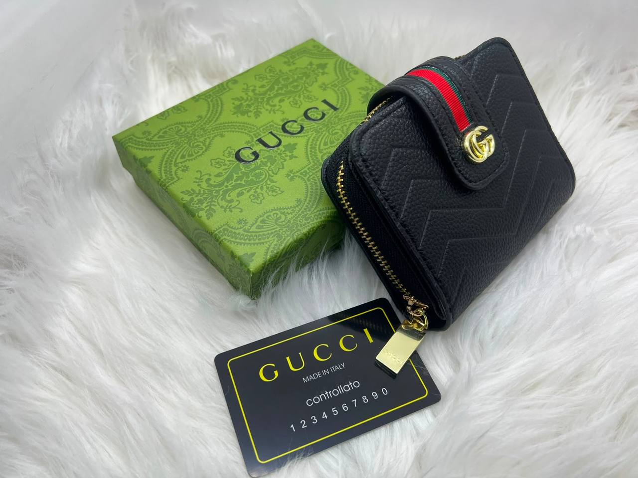 Wallets
60 dhs🇦🇪🇦🇪
with box

Zain182
♥️♥️♥️