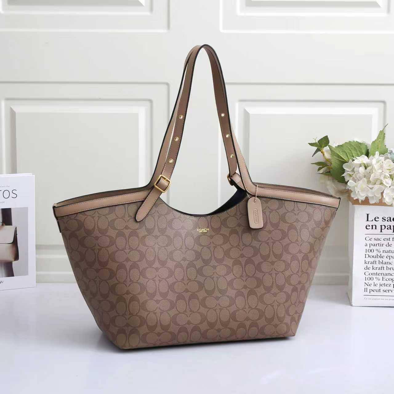 Coach
95 dhs✅

Zain72
♥️♥️♥️