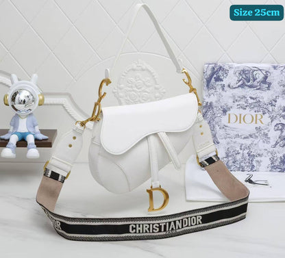 Dior
Good quality 
with box 
110 dhs✅

Zain186
♥️♥️♥️