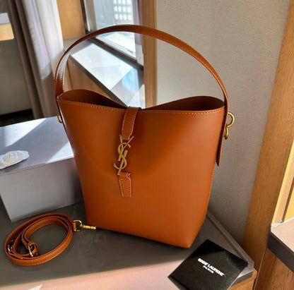 YSL
100 dhs🪙🌨️

Good quality 

with box
🎁🎁🎁

Zain35
♥️♥️♥️