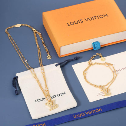NECKLACE BRACELET

SET ✨💫
MASTER

100 DHS 🇦🇪🇦🇪

WITH BOX AND PAPER BAG🎁🛍️
Zain89
♥️♥️♥️