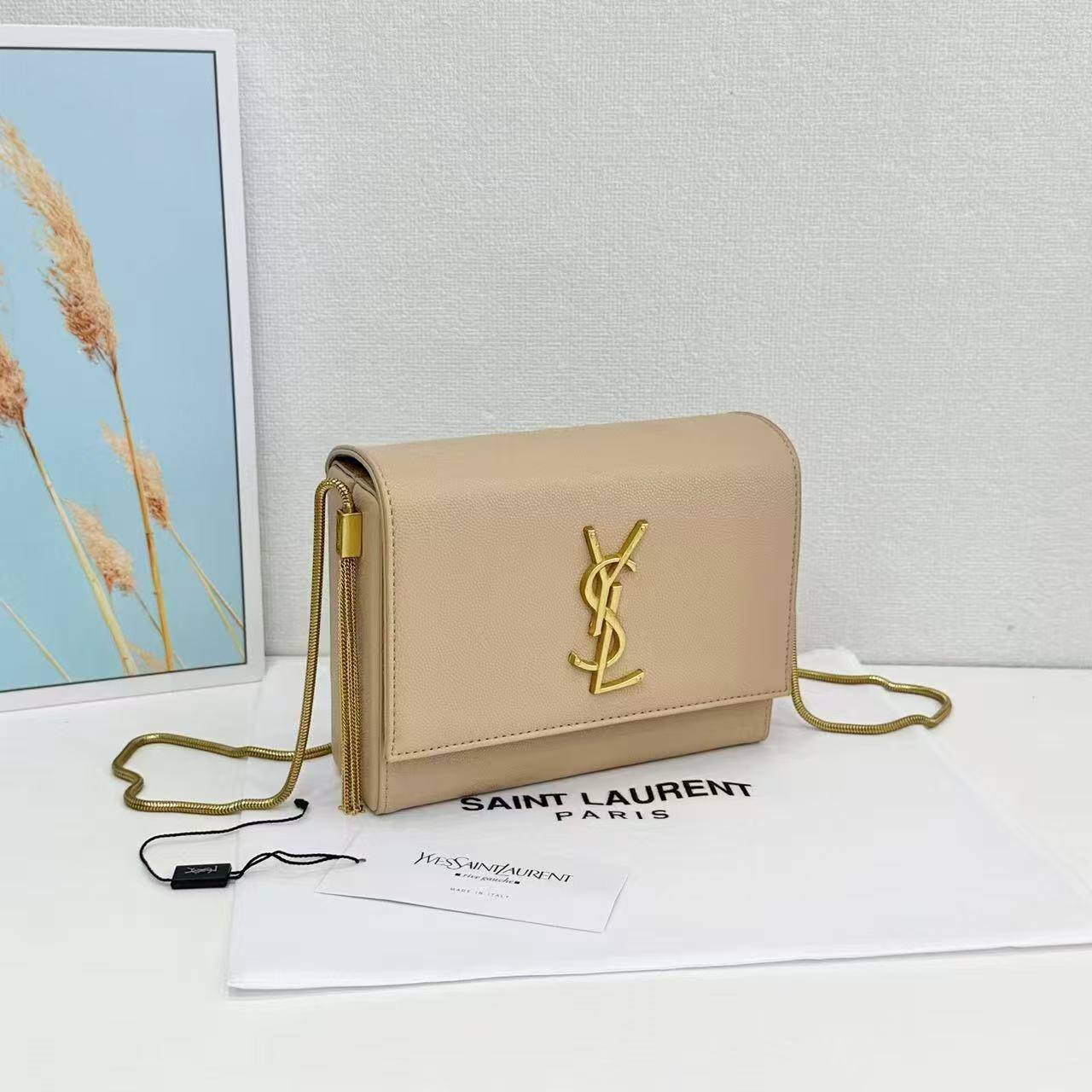 YSL
115 dhs✅

with box
🎁🎁🎁

Zain235
♥️♥️♥️