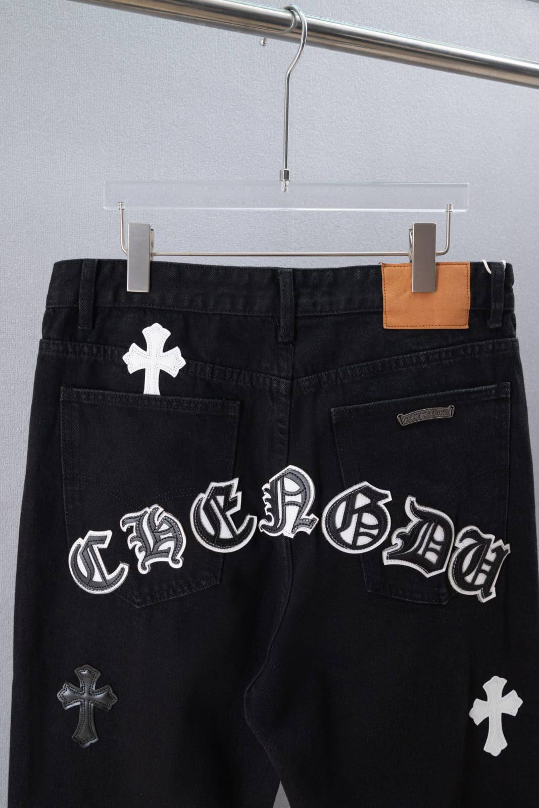 CHROME HEARTS

Super Master quality

Sizes: 28 to 34
450 dhs🇦🇪🇦🇪

Zain330
♥️♥️♥️