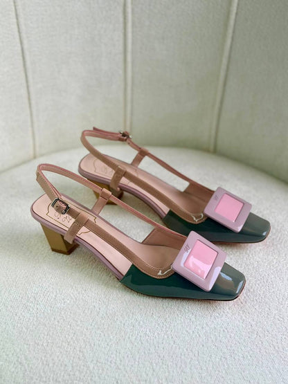 Roger Vivier 
Super *AAA* *+* Quality 💯 
With original packing🎁🎁
SIZE:36and42
Available now
450 dhs🇦🇪🇦🇪

Zain309
♥️♥️♥️