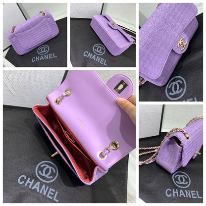 CHANEL 
 GOOD QUALITY 
WITH BOX 
130 dhs✅

Zain295
♥️♥️♥️