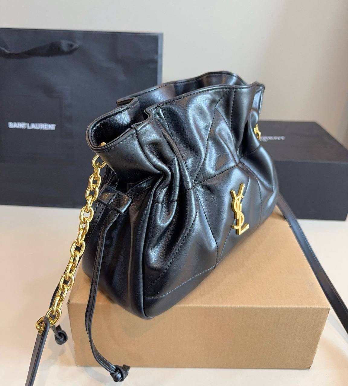 YSL
 SMALL SIZE 
WITH BOX 
90 dhs✅

Zain295
♥️♥️♥️