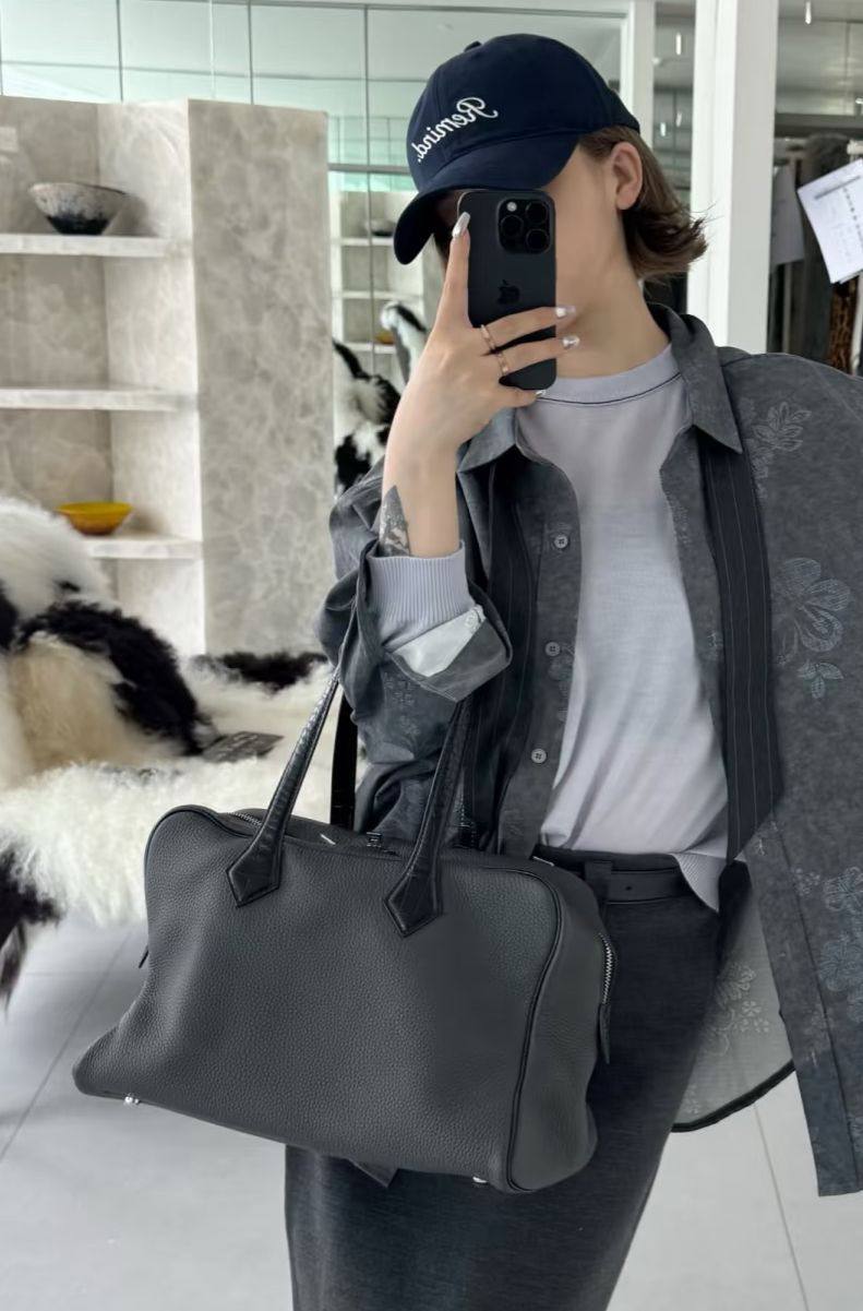 Hermes
Master
470 dhs🪙🌨️

Zain192
♥️♥️♥️