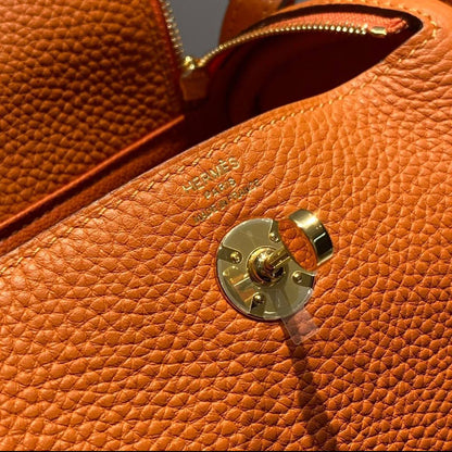 Hermes
 LINDY NEW CAME 
GOOD QUALITY 

WITH BOX 🎁🎁🎁

125 dhs🇦🇪

Zain39
♥️♥️♥️