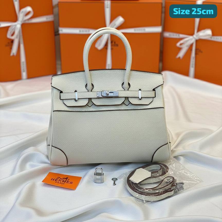 Hermes
Best quality
With box’s
🎁🎁🎁

125 dhs❤️
size 25cm

Zain158
♥️♥️♥️