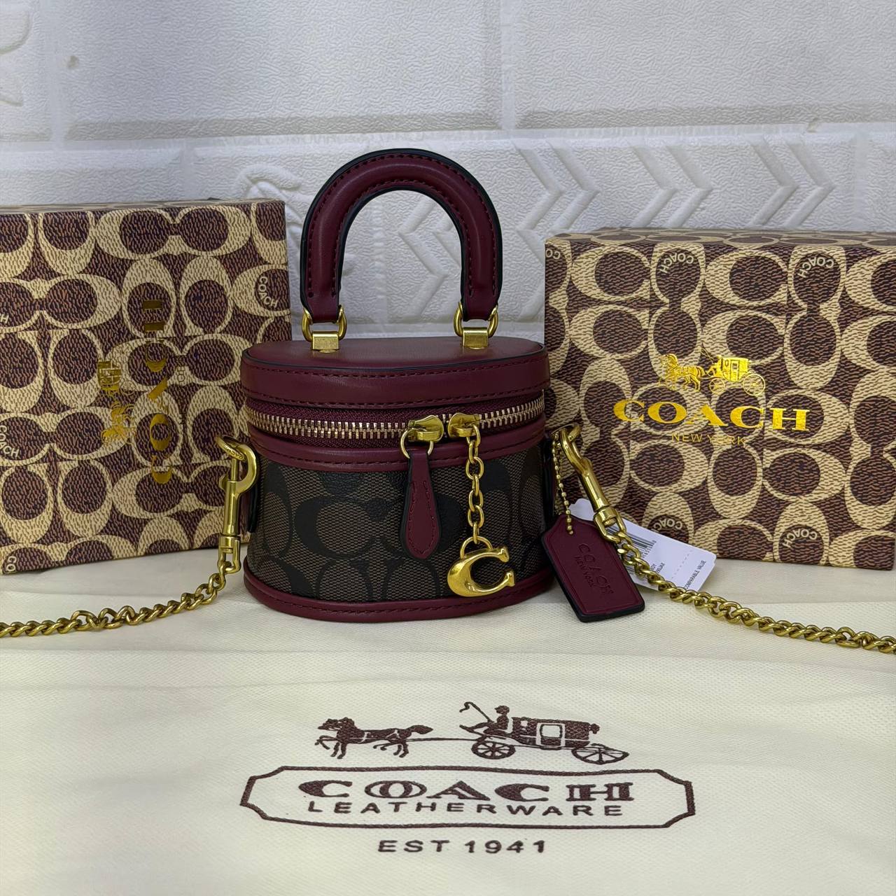 Coach
with box
95 dhs🇦🇪🇦🇪

Zain300
♥️♥️♥️