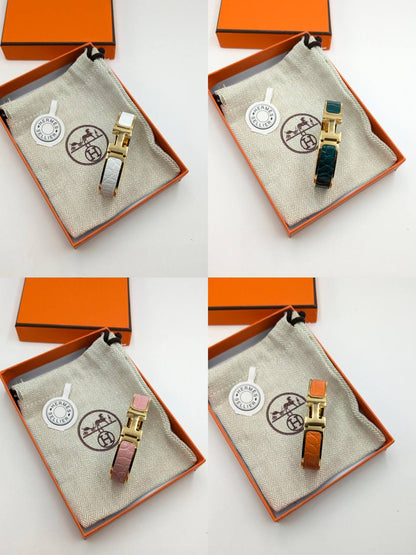 Hermes
*Master Quality* 
*Bracelet*
170 dhs✅ with Normal Box 🎁

Zain210
♥️♥️♥️