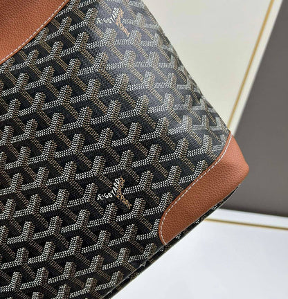 GOYARD 

COPY ONE 

NEW CAME 

170 DHS🇦🇪🇦🇪🇦🇪

Zain295
♥️♥️♥️