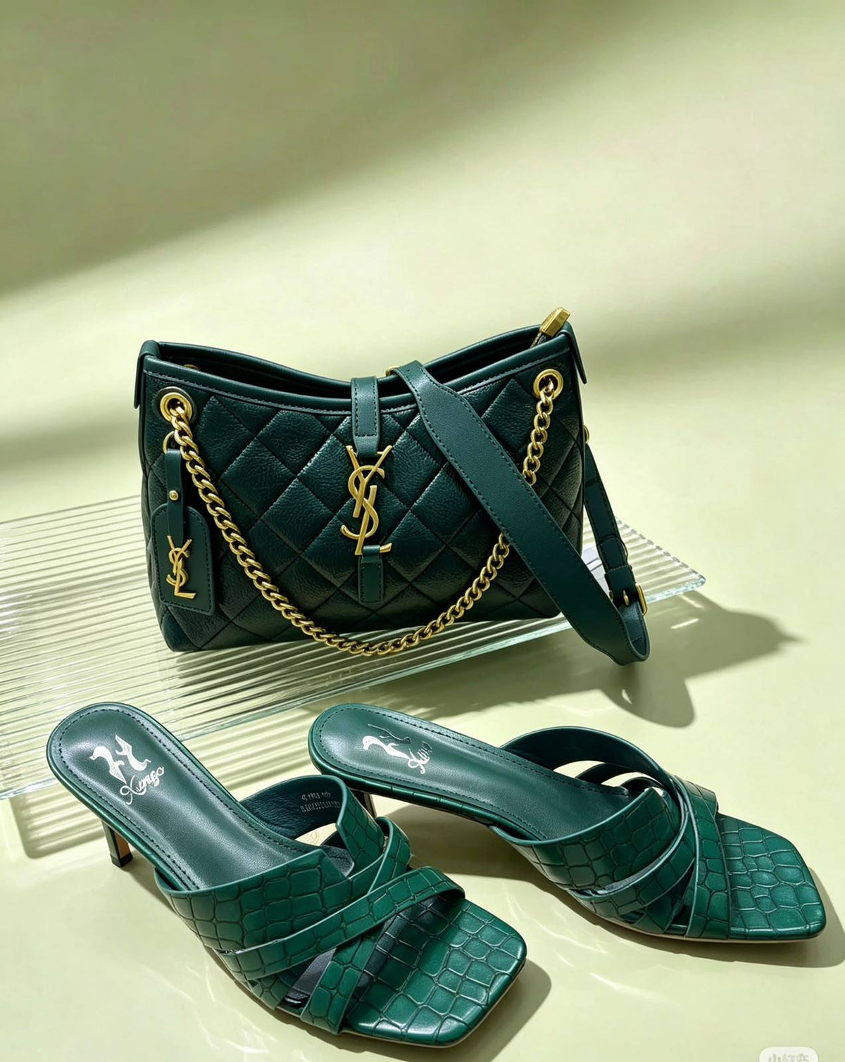 YSL

Bag and shoes full set
190 dhs🇦🇪🇦🇪

Siliper size 36…41
Bag size 27cm💃💃💃

Zain161
♥️♥️♥️