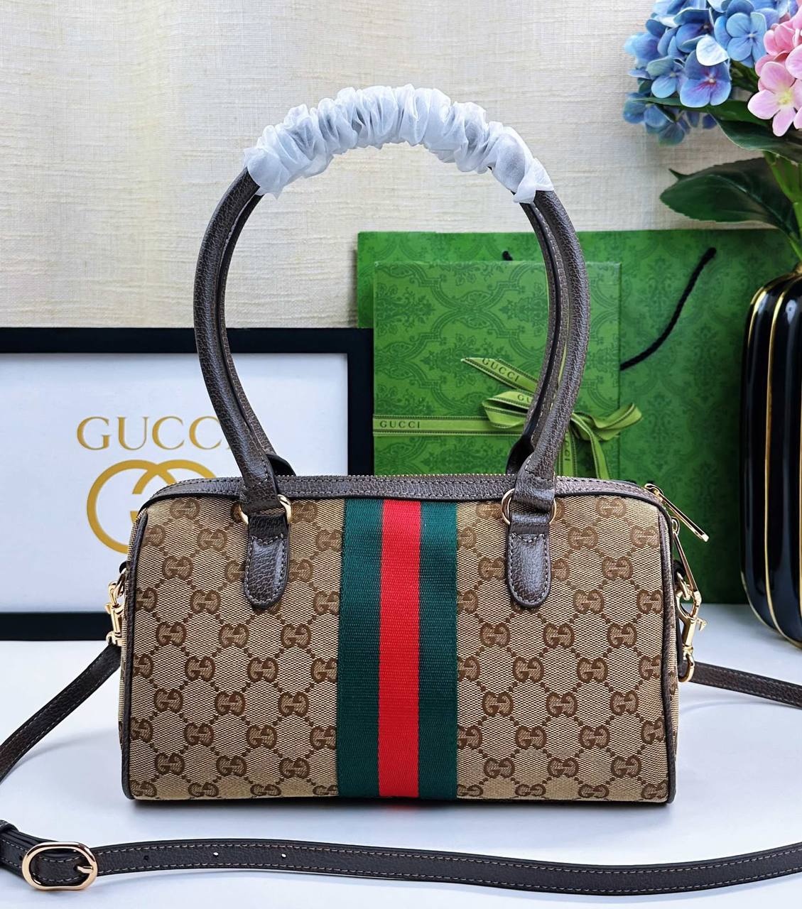 GUCCI 

NEW CAME 
HIGH QUALITY 

WITH BOX 
125 dhs🇦🇪🇦🇪

Zain39
♥️♥️♥️