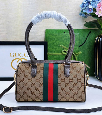 GUCCI 

NEW CAME 
HIGH QUALITY 

WITH BOX 
125 dhs🇦🇪🇦🇪

Zain39
♥️♥️♥️