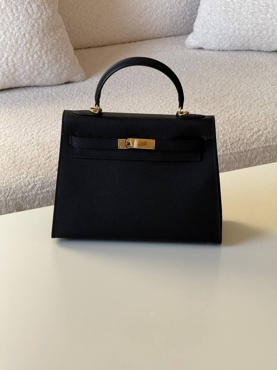 Hermes kelly epsom 28cm💕
master quality😍

with box❤️
🎁🎁🎁

420 dhs🪙💕

Zain52
♥️♥️♥️