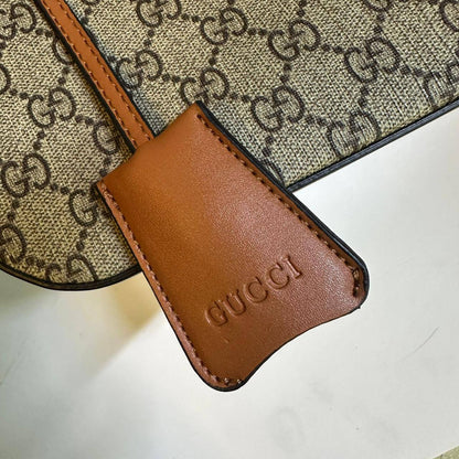 GUCCI 
GOOD QUALITY WITH BOX 
110 dhs🇦🇪🇦🇪

Zain295
♥️♥️♥️