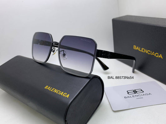 Balenciaga - Prada 
70 dhs🗽

Zain126
♥️♥️♥️