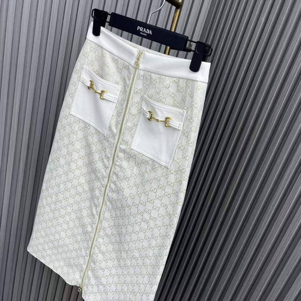 *New collections    
160 dhs🇦🇪🇦🇪
*good  quality  
*Sizes:S M L * 
*AVAILABLE NOW*💕❤️

Zain231
♥️♥️♥️