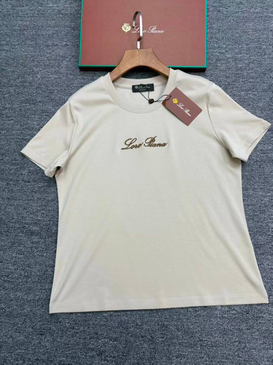 *New collections*                                                
LORO PIANA
*Super Master quality*
*Sizes: S M L XL* 
280 dhs✅

Zain308
♥️♥️♥️