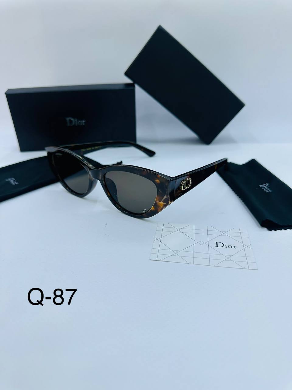 Sunglasses 🕶️*
New stock 💥
good quality 💯
Copy one 1️⃣ 
With master box 🗃️ 
50 dhs💛

Zain216
♥️♥️♥️