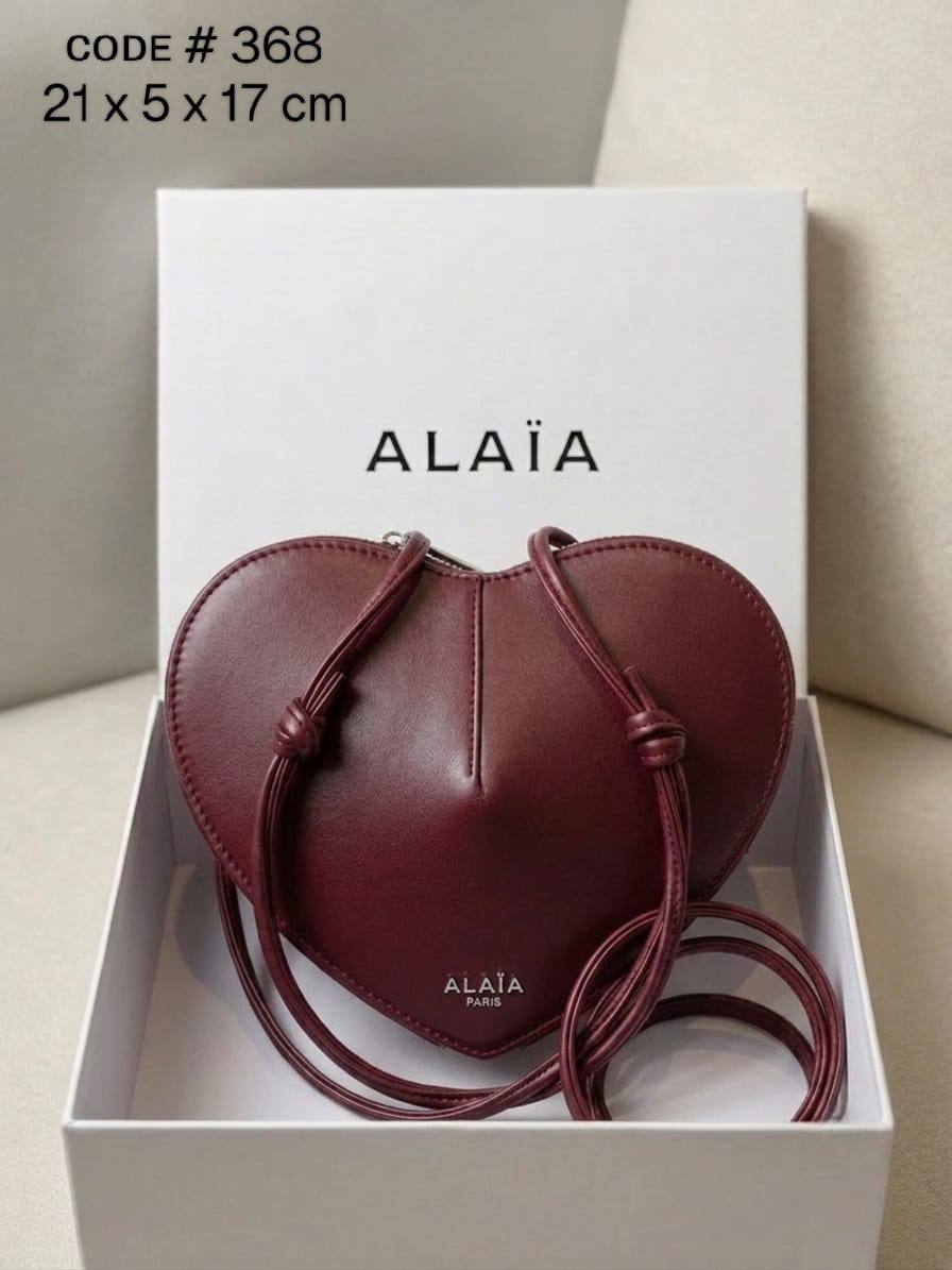 ALAIA ʟᴇ ᴄᴏᴇᴜʀ
ᴄʀᴏssʙᴏᴅʏ ʙᴀɢ
ʜᴇᴀʀᴛ- sʜᴀᴘᴇᴅ ᴅᴇsɪɢɴ
sɪʟᴠᴇʀ ʜᴀʀᴅᴡᴀʀᴇ
sɪᴢᴇ : 21 cm
ᴡɪᴛʜ BOX

130 dhs💓

Zain31
♥️♥️♥️