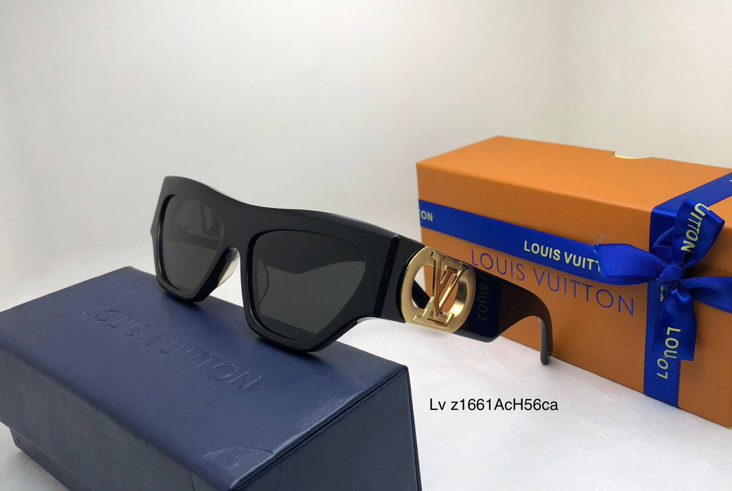 LV 
Master 
180 dhs❣️

Zain126
♥️♥️♥️