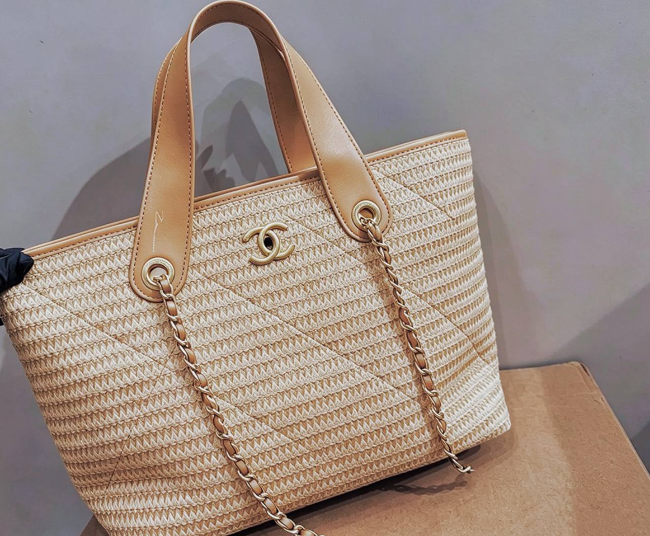 CHANEL 

BEACH BAG 

COPY ONE

 NEW CAME 

150 DHS🇦🇪🇦🇪
Zain295
♥️♥️♥️