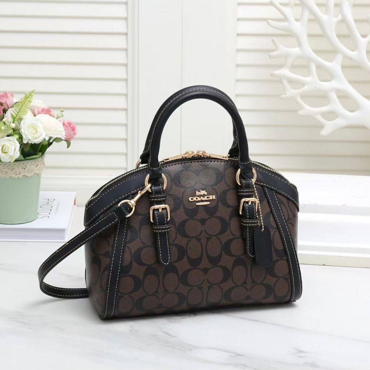 COACH 
NEW CAME HIGH QUALITY 
120 dhs🇦🇪🇦🇪

Zain295
♥️♥️♥️