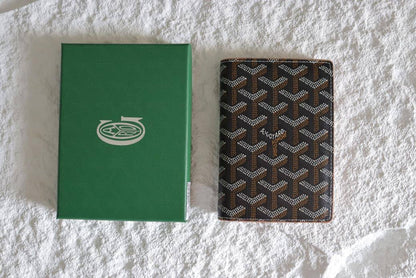 Goyard Passport Cover 
95 dhs🌺 

With Box Master Quality
🎁🎁🎁

Zain33
♥️♥️♥️