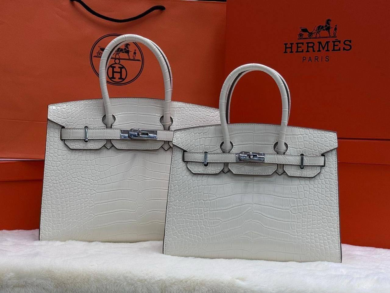 HERMES 🆕
VERY GOOD QUALITY 💯
25 CM  100 DHS✅
30 CM  120 DHS✅

Zain28
♥️♥️♥️