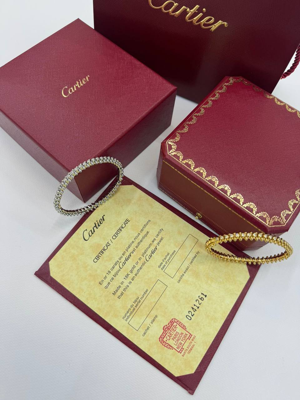 Cartier Clash
Bangle with diamond 💎 
Super master quality 💯
With normal boxes 📦 
70 dhs🇦🇪🇦🇪

With master box 🗃️ 
130 dhs🇦🇪🇦🇪

Zain216
♥️♥️♥️