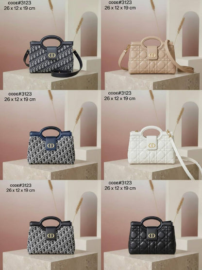 CHRISTIAN DIOR
ᴊᴏʟɪᴇ ᴛᴏᴘ ʜᴀɴᴅʟᴇ
ᴡɪᴛʜ ʟᴏɴɢ ʙᴇʟᴛ sᴛʀᴀᴘ
ɢᴏʟᴅ ʜᴀʀᴅᴡᴀʀᴇ
sɪᴢᴇ : 26 cm

75 dhs💓

Zain31
♥️♥️♥️