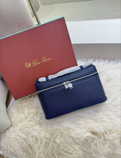 Loro Piana
withbox 
85 dhs🇦🇪🇦🇪

Zain143
♥️♥️♥️
