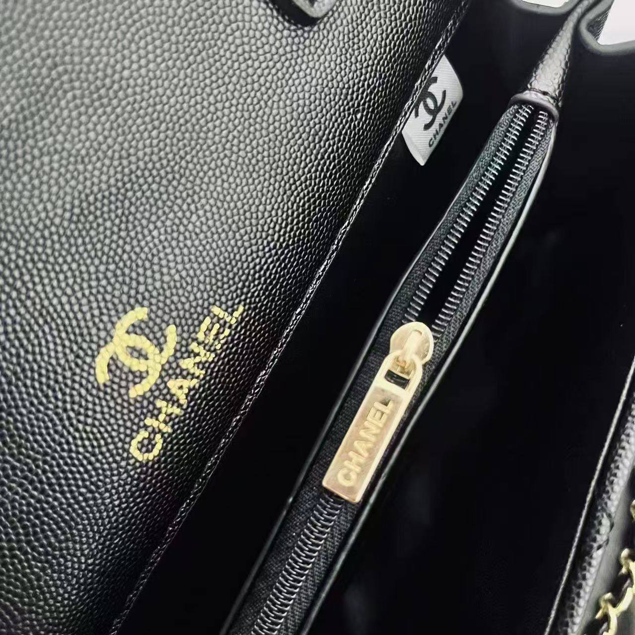 Chanel

with box
🎁🎁🎁

90 dhs❣️

Zain07
♥️♥️♥️
