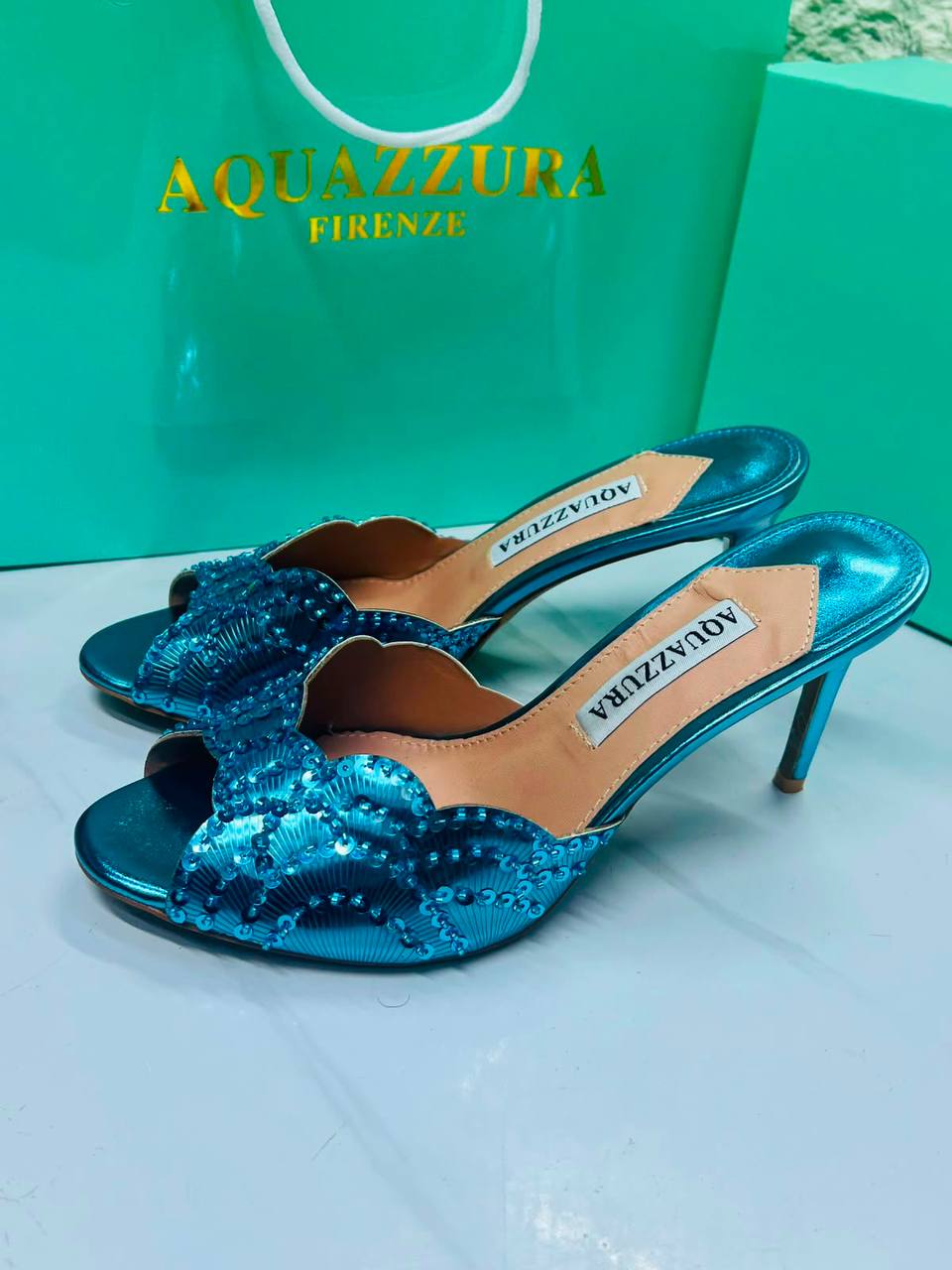 AQUAZZURA 9CM
HIGH QUALITY 💯
Size 36-37-38-39-40-41

130 dhs🇦🇪🇦🇪

Zain21
♥️♥️♥️