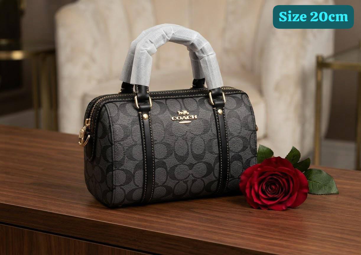 Coach
Best quality
Whith box’s
100 dhs🇦🇪🇦🇪
size 20cm

Zain158
♥️♥️♥️