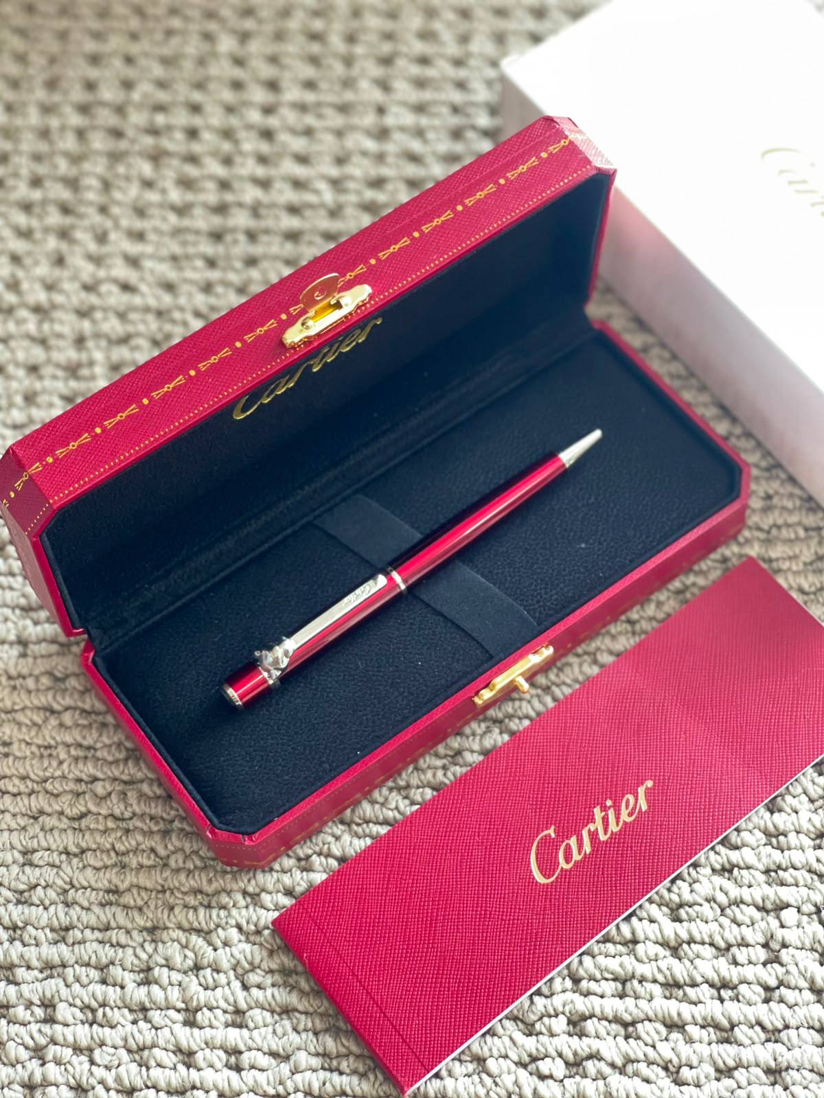 CARTIER
Pen
*New Collection*
*Master Quality*
190 dhs✅

Zain179
♥️♥️♥️