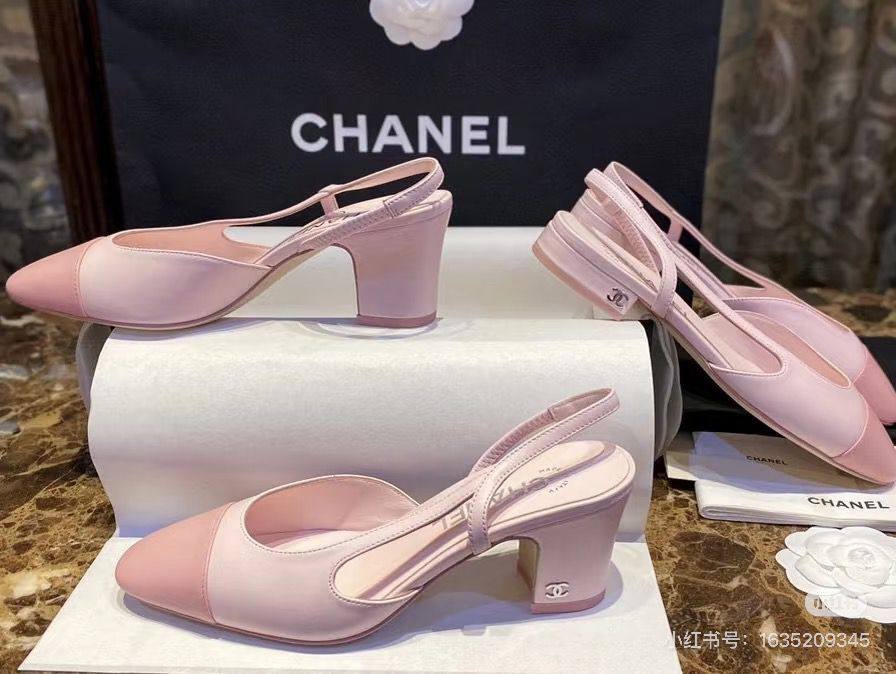 Chanel
Size 36-41
120 dhs✅

Zain145
♥️♥️♥️