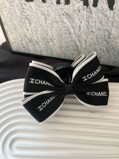 Headband ❤️‍🔥*
good quality 💯
20 dhs🪙🌨️

With boxes 🗃️ 
35 dhs🪙🌨️

Zain216
♥️♥️♥️