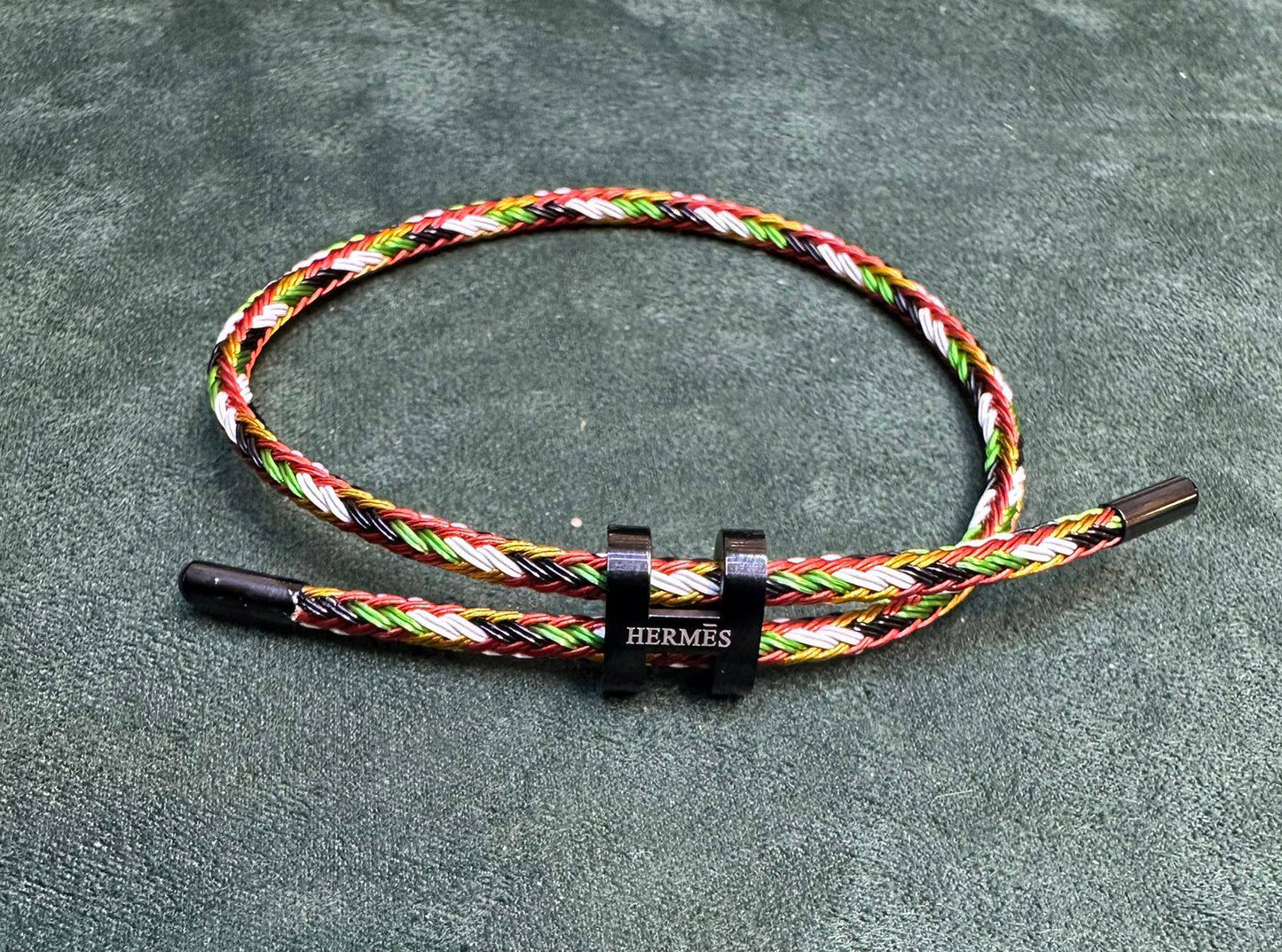 Hot moving 🔥🔥🔥 
Hermes UNISEX Bracelet. 
Water proof 💦💦💦
30 dhs❣️

Zain243
♥️♥️♥️