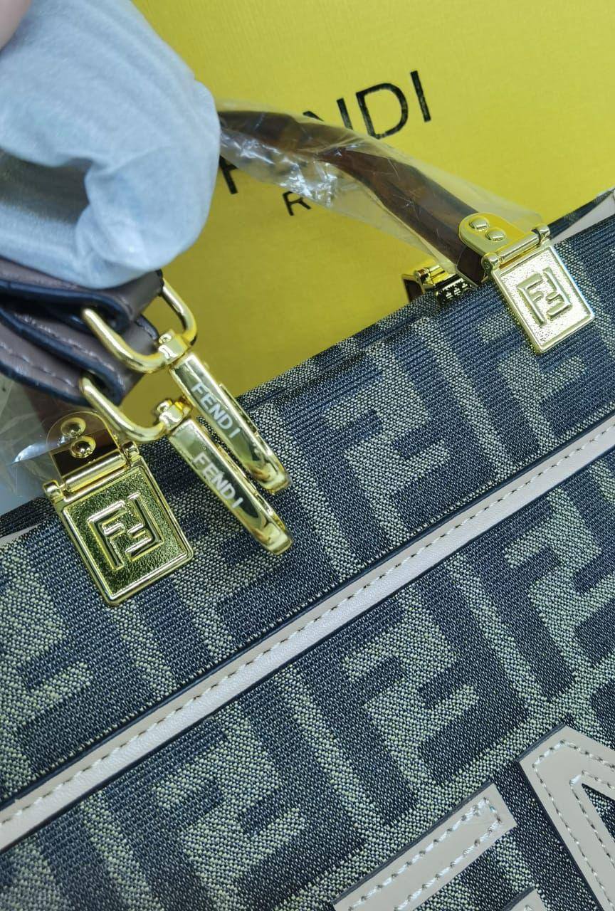 🎉 Offer 🎊 Fendi
1⃣️  First quality +🎁
Size : 25 ~ 24 cm
75 dhs🪙🌺
with box 🎁

Limit Stock

Zain115
♥️♥️♥️