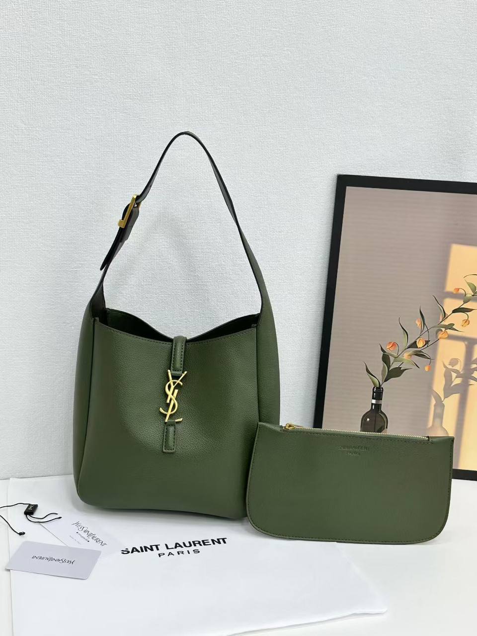 YSL
withbox 🎁🎁🎁
110 dhs✅

Zain143
♥️♥️♥️