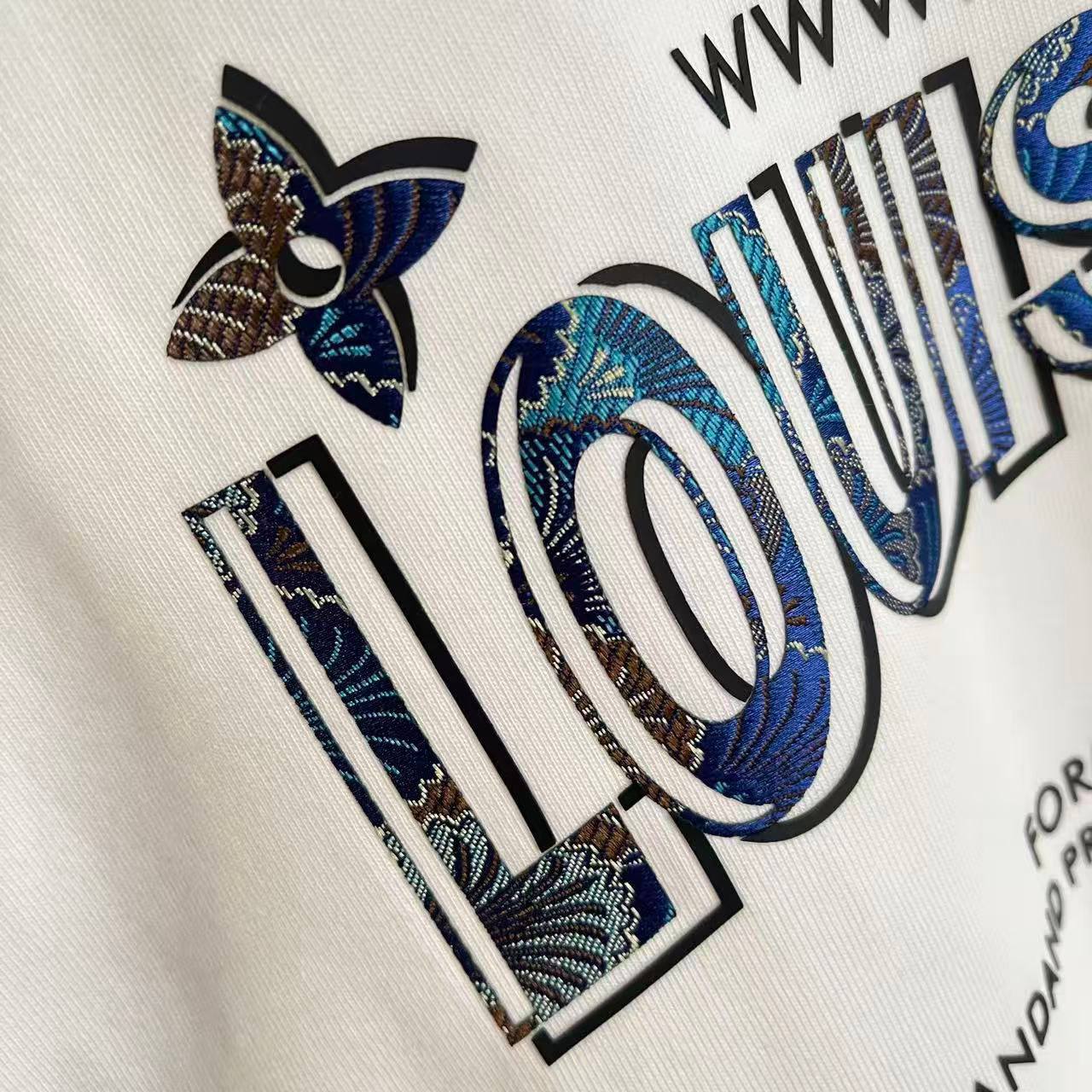 NEW LOUIS VUITTON
*♕ 𝐒𝐔𝐏𝐄𝐑 𝐌𝐀𝐒𝐓𝐄𝐑 ♕*
SIZE: S,M,L,XL,XXL
260 dhs✅

Zain227
♥️♥️♥️