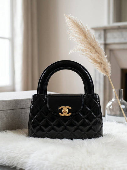Chanel

95 dhs
With box

Zain72
♥️♥️♥️