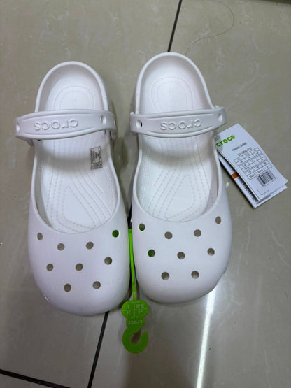 Crocs
w5 to w9
50 dhs✅

Zain145
♥️♥️♥️