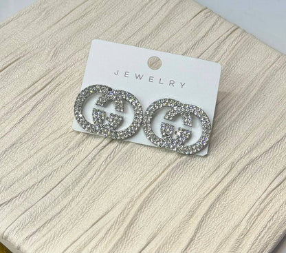 Earring 🦋 Stainless steel 💯 Good quality 🍁

 With black boxes 📦 
20 dhs🇦🇪🇦🇪🇦🇪


With normal box 🗃️

 And paper bag 🛍️ 

30 dhs🇦🇪🇦🇪

Zain216
♥️♥️♥️
